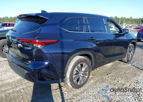 2024 Toyota Highlander Hybrid Xle z USA, uszkodzony, nr VIN 5TDKARAH8RS531648